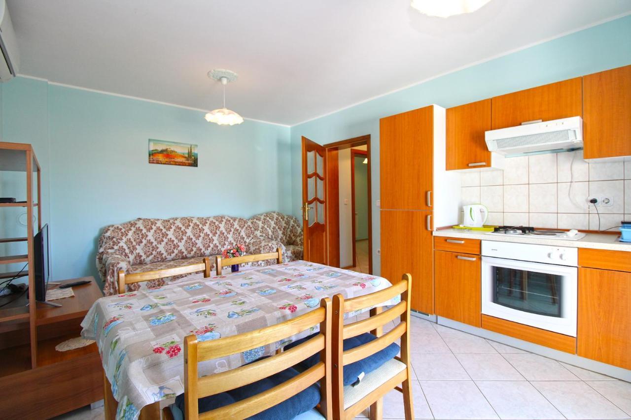 Apartments Veroslava 2159 Pula Exterior photo